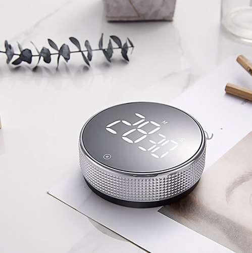 Elektronisk køkkenur med magnet og stopur