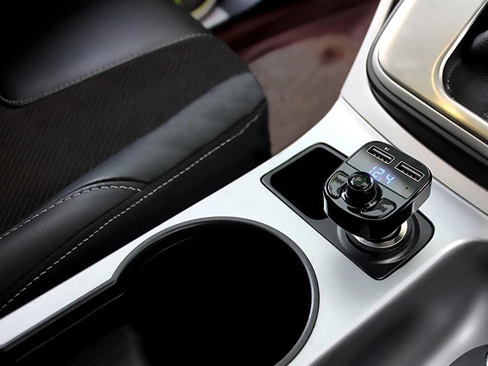 FM sändare X8 med bluetooth och handsfree