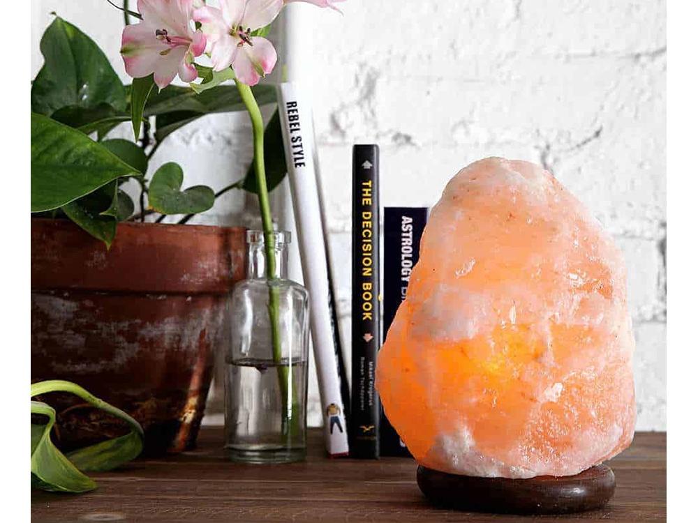 HIMALAYASALTLAMPA – NATURLIG LYX OCH LUFTRENING FÖR DITT HEM
