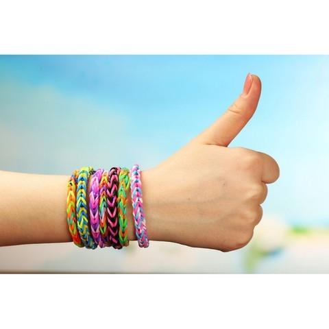 Jättestort Loom Bands Kit - 15.000st och massor med tillbehör.