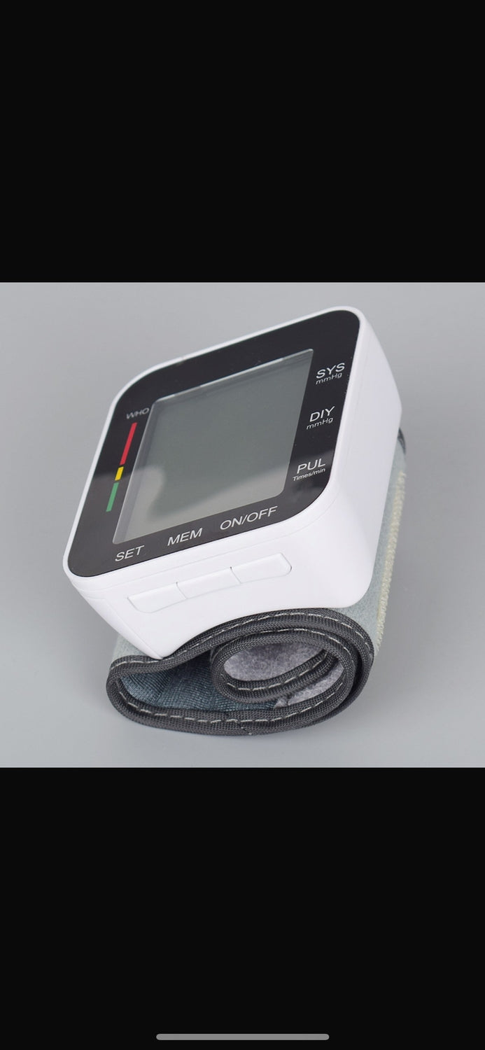 Blodtrycksmätare för Handled med minnesfunktioner